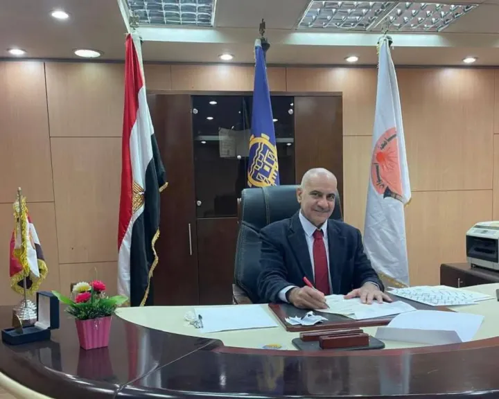 رئيس جامعة اسوان