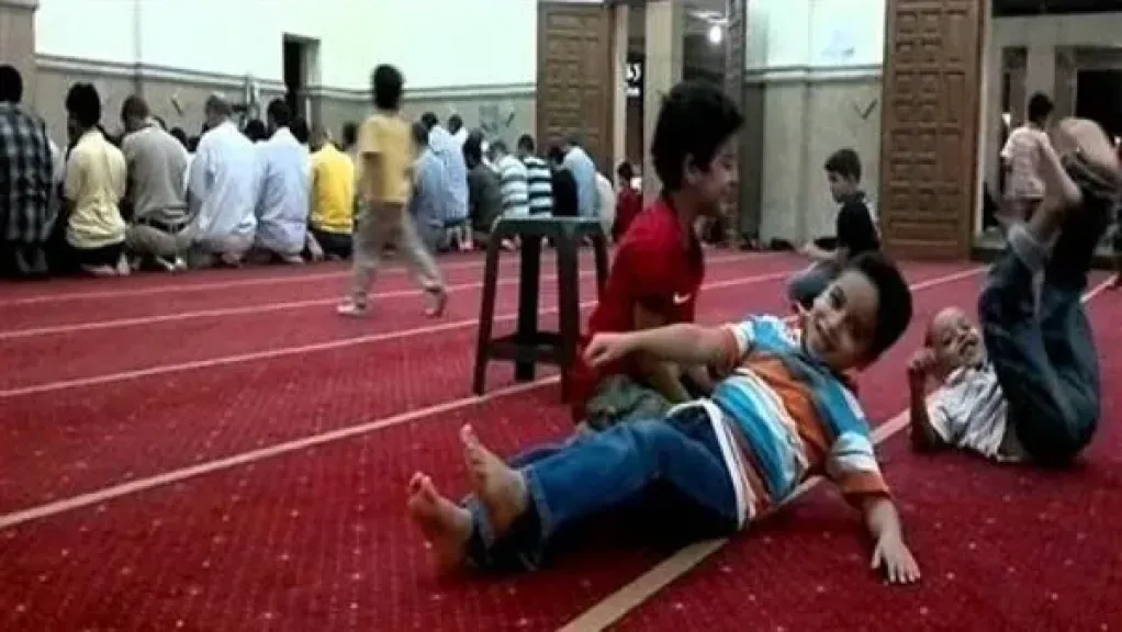 اصطحاب الأطفال الصغار إلى صلاة الجمعة