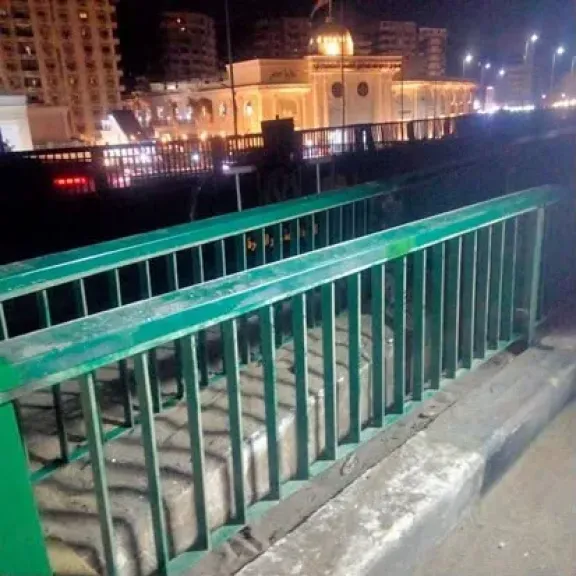 إصلاح تلفيات الفواصل الحديدية بكوبري القبة 