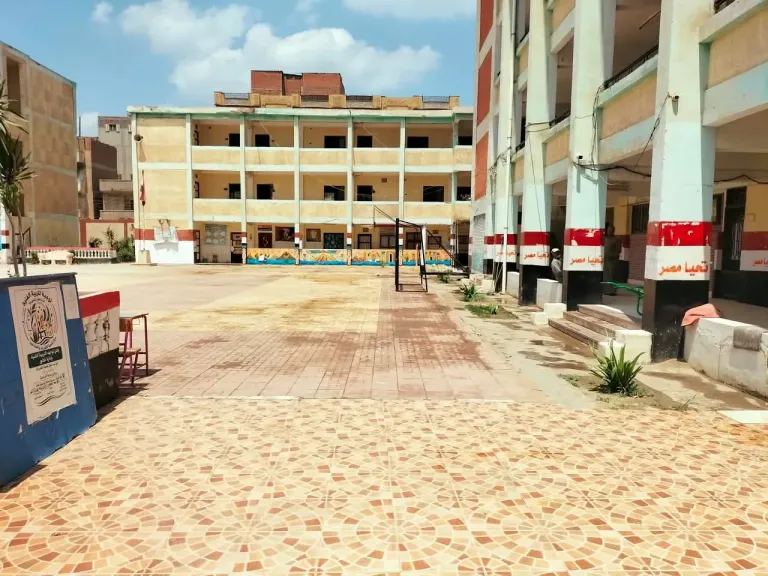 احدي اللجان