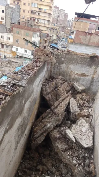انهيار احد العقارات
