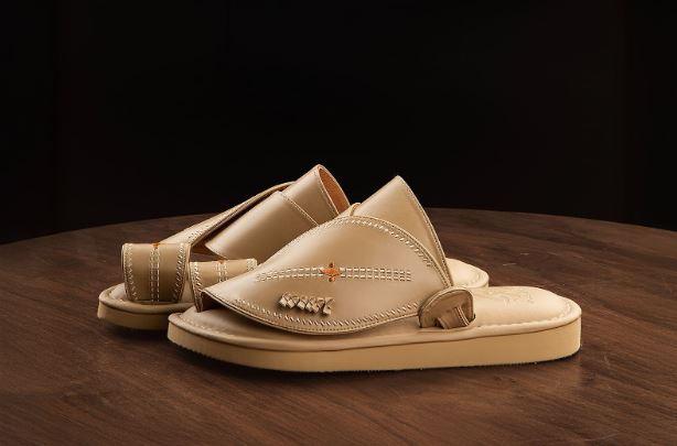 احذية شرقية